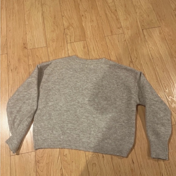 Sweater - Picture 4 of 5